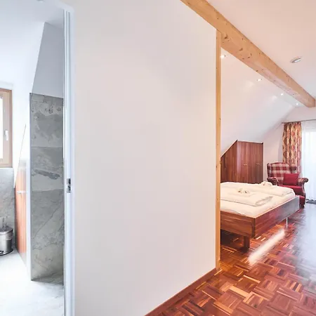 Hornstein Ξενοδοχείο *