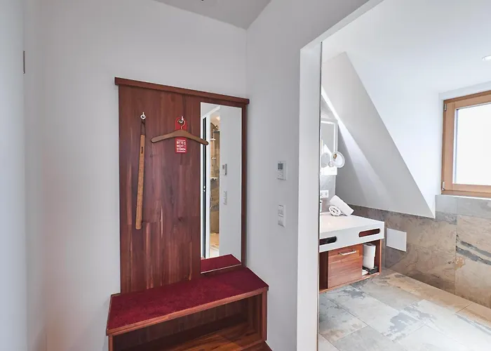 Hornstein Hotel *
